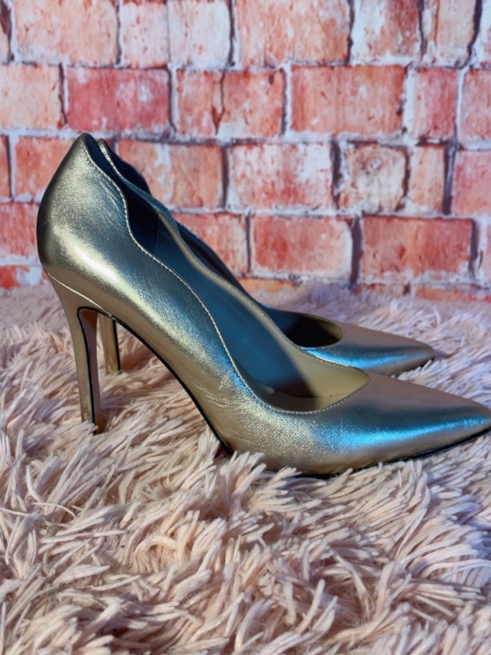 Silver Pointed-Toe Heels - Picture 4 of 6